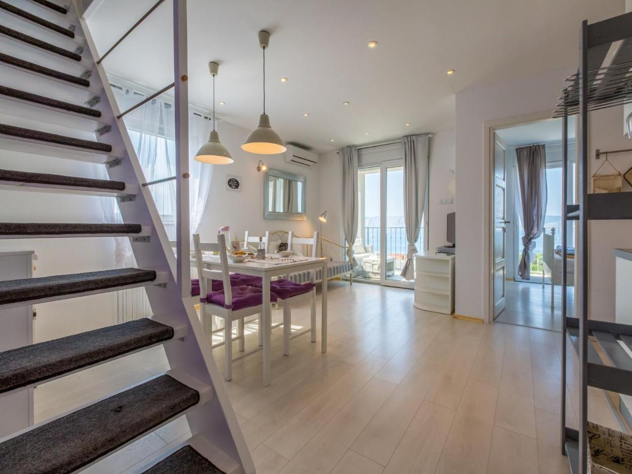Apartments Lavarin Novi Vinodolski Buitenkant foto