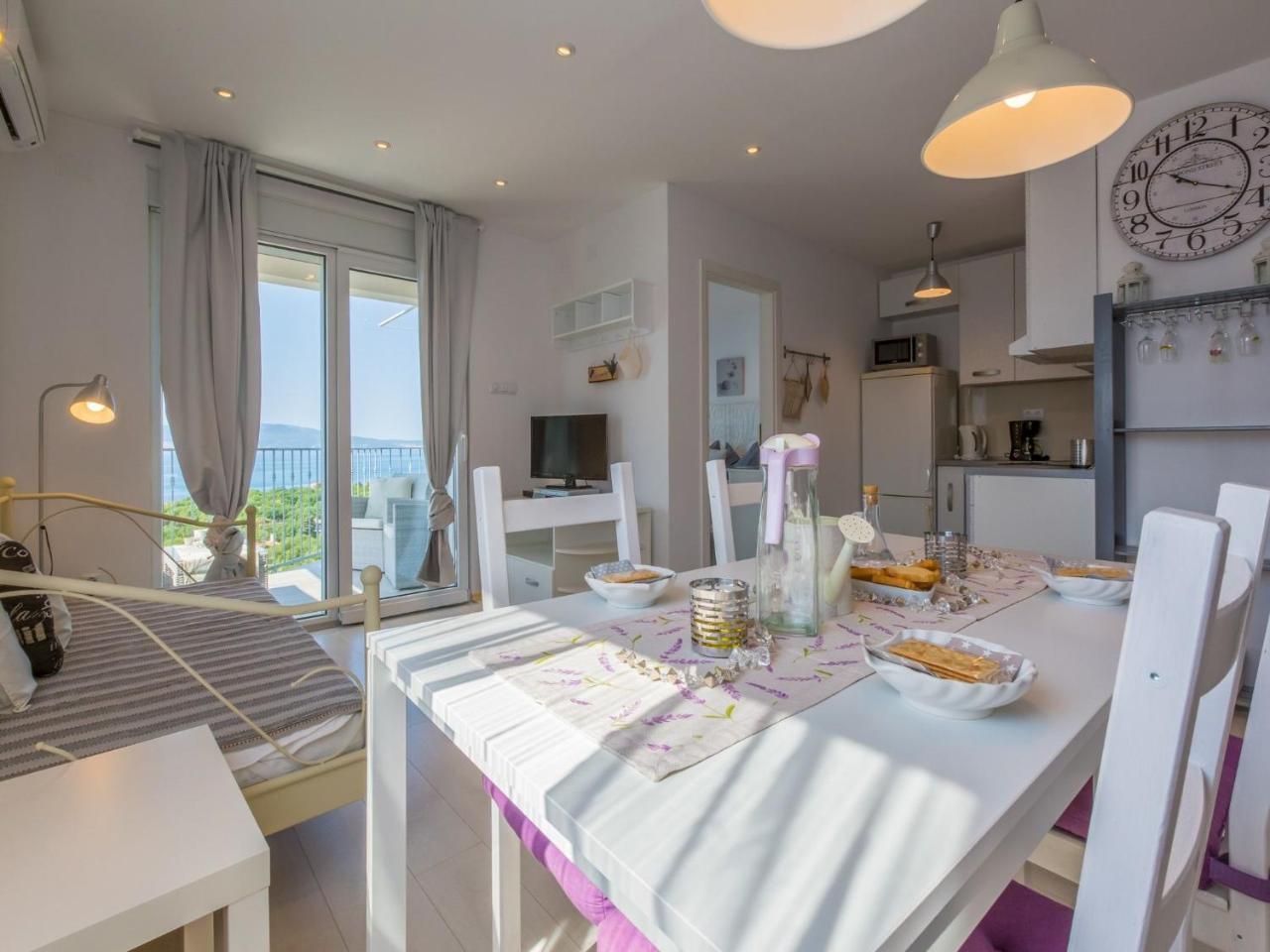 Apartments Lavarin Novi Vinodolski Buitenkant foto