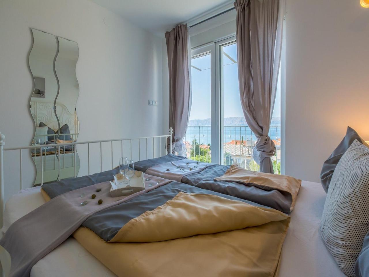 Apartments Lavarin Novi Vinodolski Buitenkant foto