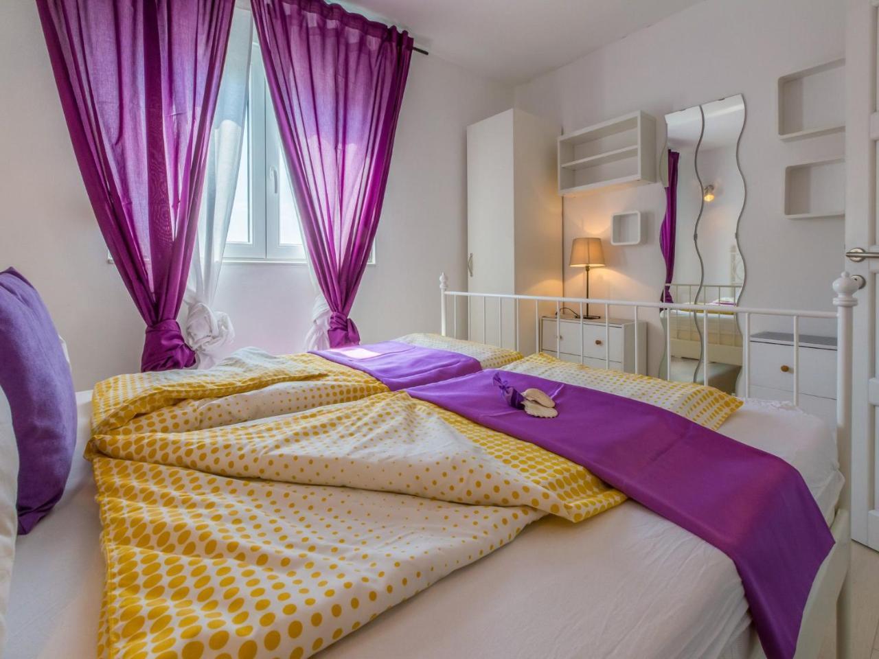 Apartments Lavarin Novi Vinodolski Buitenkant foto